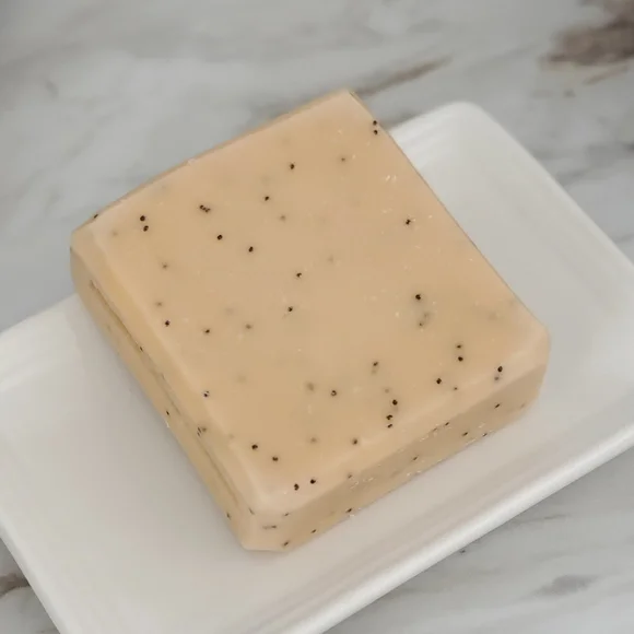 (2) Poppy Seed Bar Body Soaps w/ Poppy Seeds - Picture 2 of 5